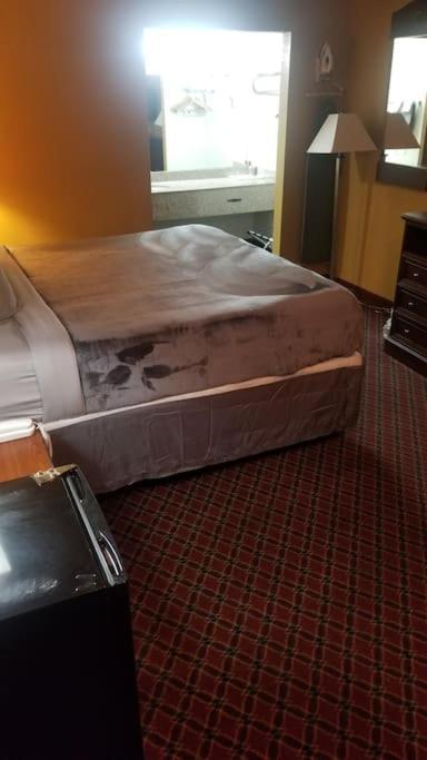 Hotel 2 Queens Hotel Room 130 Booking スティルウォーター エクステリア 写真